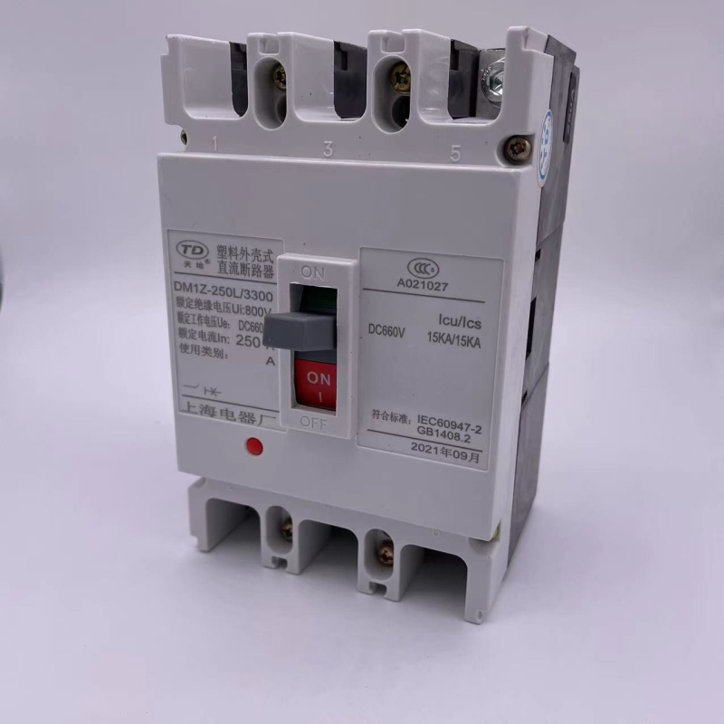 Shanghai Electric Appliance Factory Plastic Shell DC Air Switch circuit breaker DM1Z-250L/3P 250A 200A DC660V